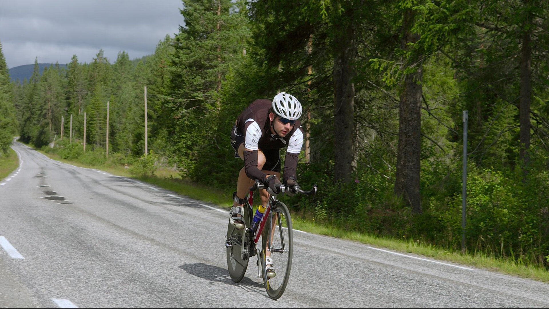 梅西第七次捧起金球奖 刷新历史纪录再创足坛传奇