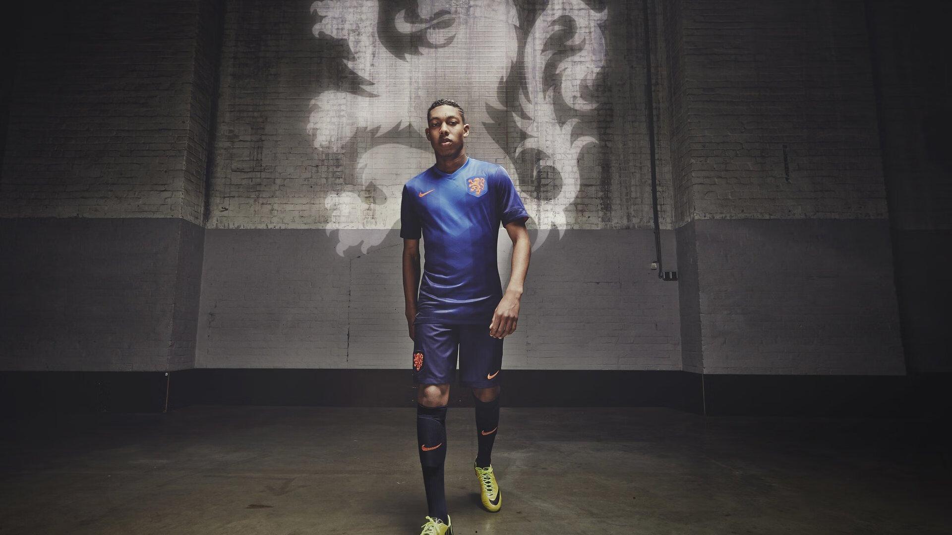 曼城主场迎战曼联,德比魔咒笼罩,近20次英超对决主队仅六胜,蓝月军团能否打破颓势?